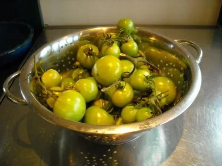 Hogyan savanyú zöld paradicsom egy serpenyőbe Gyors recept