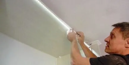 Cum se instalează banda cu LED-uri de pe tavanul subtilitate gips-carton
