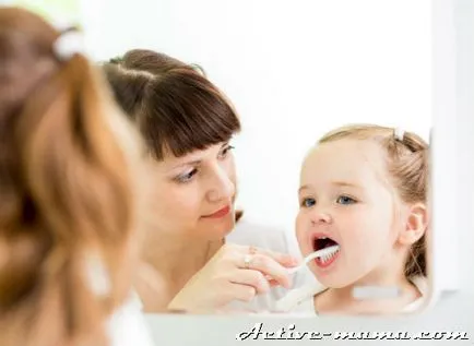 Când să învețe un copil să se spele pe dinți
