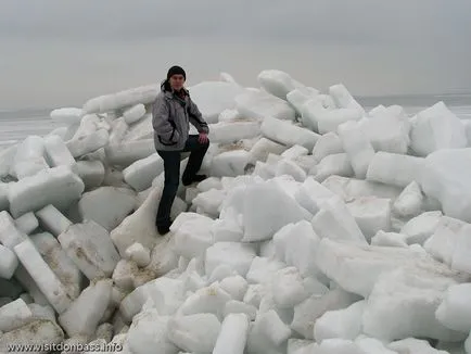 Gheață și movile pe Marea Azov, Marea Azov în timpul iernii, Donbass și Marea Azov turism, agrement, călătorie