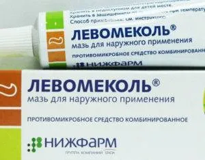 Gyógyszerek, kenőcsök és antibiotikumok kezelésére balanoposthitis levomekol, triderm, klórhexidin