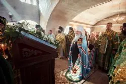 Mitropolitul Theophane a făcut o liturghie în ziua de sărbătoare Sviazhsky Makarevskoy deșert, știri