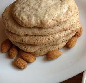 Almond торта на няколко рецепти