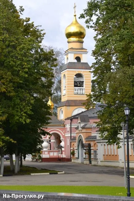 Compusul patriarhală din Peredelkino, fotografii Templul Schimbării și Igorya Chernigovskogo și