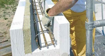 Jumpere pentru instalarea de blocuri de beton cu mâinile sale, casa de beton-