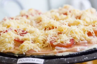 Pizza garnélarák - lépésről lépésre recept, hogyan kell főzni fotókkal