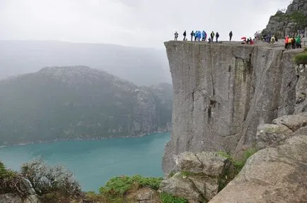 Amvon Rock, Norvegia, atunci când pentru a merge, în cazul în care să trăiască, urca pe stâncă