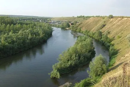 Malul drept al râului - grădina Servier