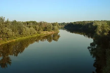 Malul drept al râului - grădina Servier