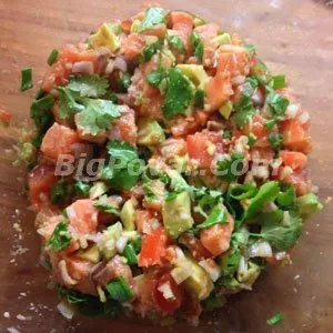 Salata de somon cu reteta de avocado cu fotografii, pas cu pas de gătit