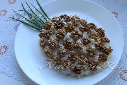 Salata - ananas - carne de pui si nuci, reteta cu fotografie