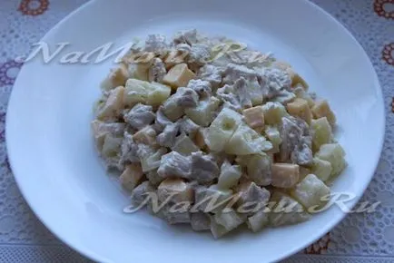 Salata - ananas - carne de pui si nuci, reteta cu fotografie