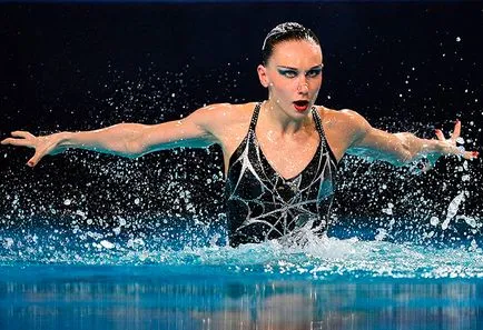 Синхронизирани плувци Наталия Ишченко разказа за модните тенденции в подводен грим, здравей! Русия