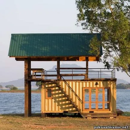 Dvuhurovenevye elegáns pavilon a strandon vagy a tóra