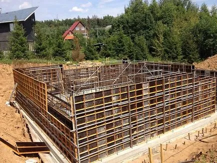 Construcția de la cheie casa monolit