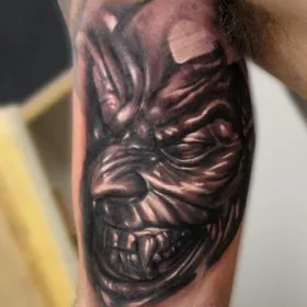 demoni tatuaj