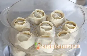 A tésztát gombóc recept, tölteléket, és hogyan farag gombóc (összes fotó), a gyermekek receptek, konyha