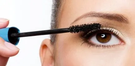 Mascara Maybelline (47 fotó) lekötésére szenzációs - szempillaspirál, értékelése és 47 véleménye