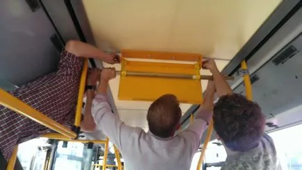 Instalarea monitorului în autobuz NEFAZ cu podea joasă - experiențe de partajare - publicitate video în oraș