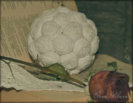 Vintage топка на текстилни рози