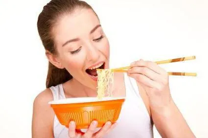 Да Doshirak фигура вреда калорични готови храни и неговото въздействие върху здравето