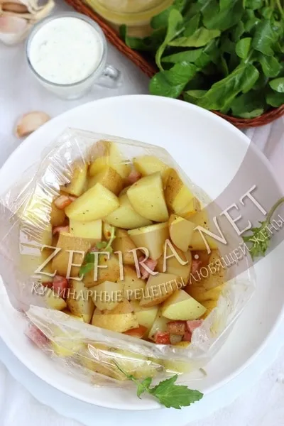Cartofi într-un cuptor cu microunde - într-o rețetă pachet - rețete soția iubitoare