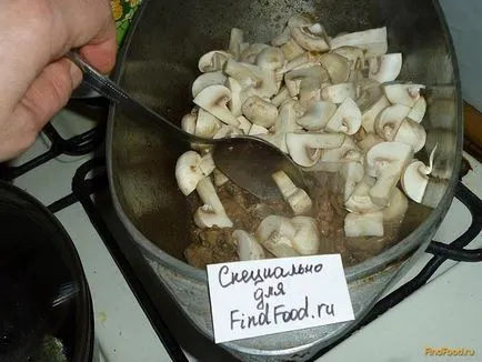 Burgonya csirkemájjal és gombával recept egy fotó