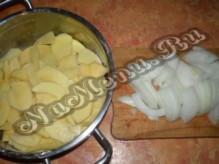 Cartofi cu sos de usturoi