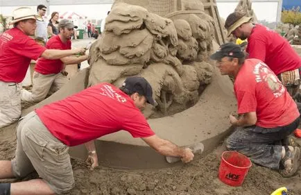 Concurența de sculpturi de nisip - știri în imagini