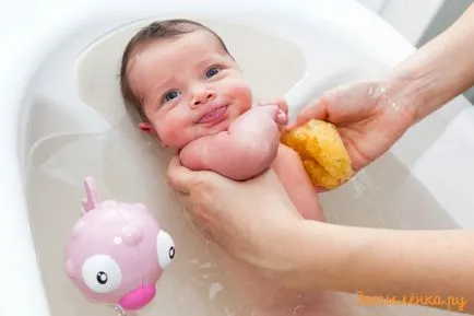 Fürdés egy újszülött - a portál anyukák zatylonka