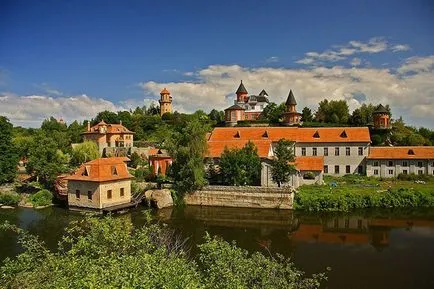 Fekvő remekmű Kijev melletti park beeches