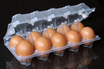 Tálcák a tojások, értékesítési tálcák csirke, fürj tojás