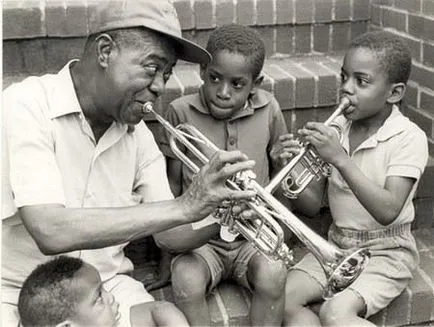 Louis Armstrong (Louis Armstrong) életrajz zenész, fotók