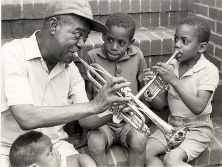 Louis Armstrong (Louis Armstrong) biografia muzicianului, fotografii