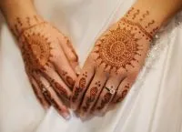 Mehendi pe mâini