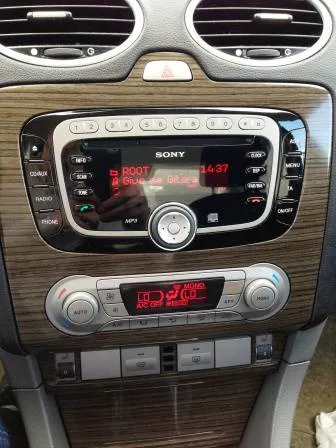 Schimbarea de radio într-un Ford Focus 2