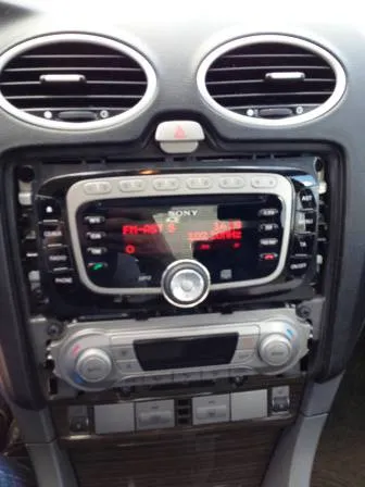 Schimbarea de radio într-un Ford Focus 2