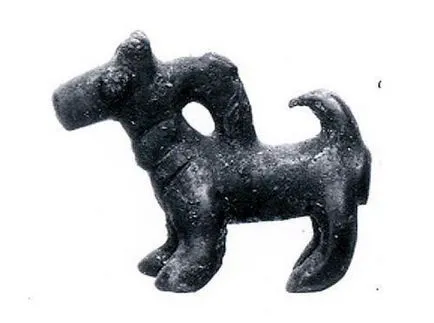 Ősi kutya kő és bronz kisplasztika és függők