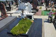 Epitaf pentru un monument tatălui ei și soțul ei - de la 500 ruble