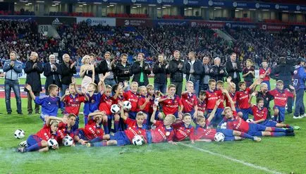 Tűzijáték, a telt ház a lelátókon és a patkó Army CSKA megnyitotta az új stadion - szeptember 11, 2016 -