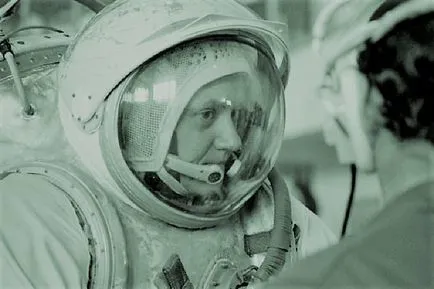 Mint űrhajós Savitskaya megtörölte az orrát Amerika