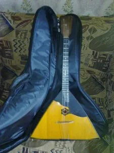 Cum să învețe să joace Balalaika