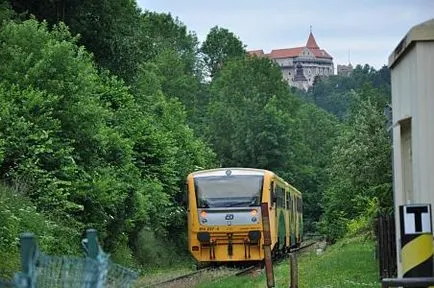 Независимо достигне pernstejn замъци, Локет, Кост и Karlstejn