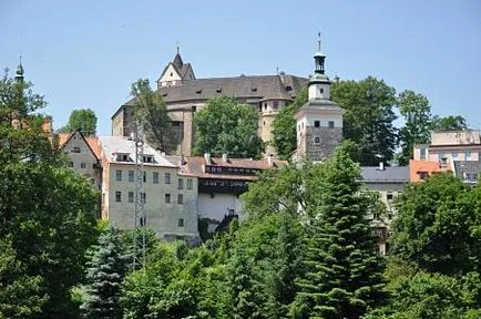 Независимо достигне pernstejn замъци, Локет, Кост и Karlstejn