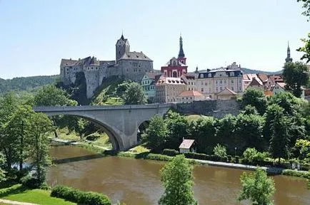 Независимо достигне pernstejn замъци, Локет, Кост и Karlstejn