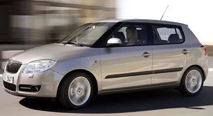 Az akkumulátor kivétele a Skoda Fabia