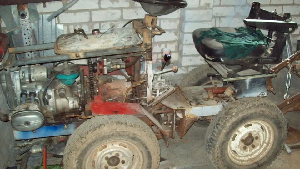 Hogyan készítsünk házi készítésű traktor a motorkerékpár ural