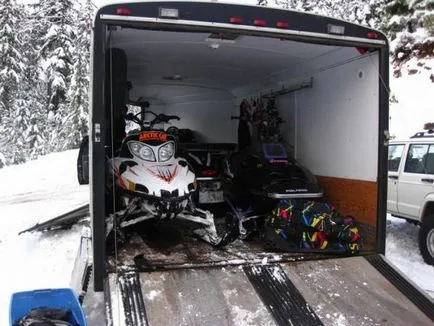 Hogyan válasszuk ki a pótkocsi snowmobile