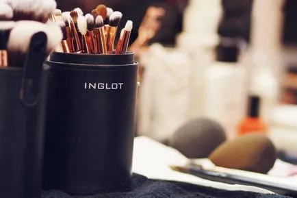 Козметика Inglot - най-продаваните книги на разходите за перфектен грим