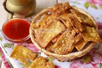 Kukorica chips, hogyan kell főzni chipek készült kukoricaliszt, egy recept lépésről lépésre fotók, minden étkezés